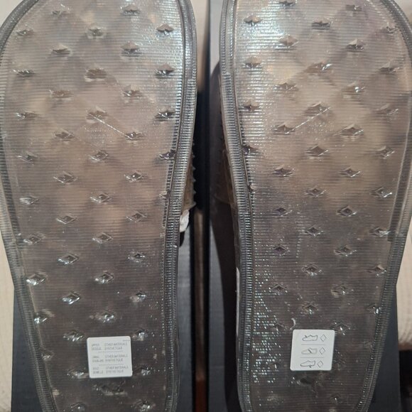 Rihanna Fenty/Puma Slides - Picture 2 of 4